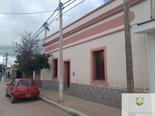 K098CB- Imperdible Casa +Local+Oficina a 100m de la plaza de Villa Cura Brochero