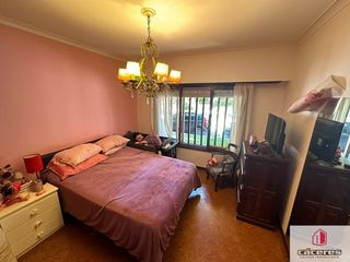 Casa en venta de 2 dormitorios c/ cochera en Parque Luro