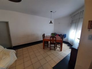Foto 2 de Venta casa 3 dorm + hab B° General Paz