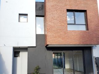 Duplex 3 ambientes c/ entrada de cochera - Barrio San Gerónimo