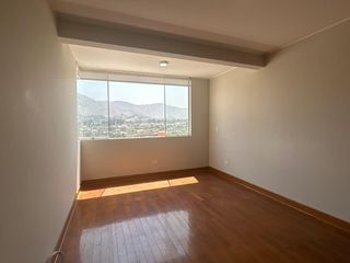 Departamento en alquiler en condominio con balcon en La Molina