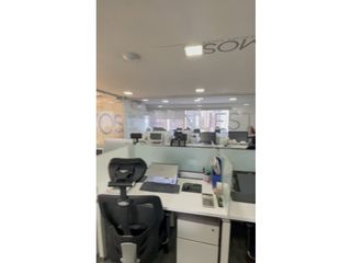 Foto 3 de VENTA OFICINA RENTANDO EN LA TRANSVERSAL INFERIOR EL POBLADO MEDELLN