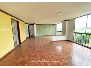 Foto 4 de VENDO PENTHOUSE EN LAURELES (CAMPAMENTO)