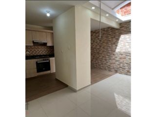 Foto 4 de VENDO CASA EN VERSALLES (AMPLIADA Y REMODELADA)