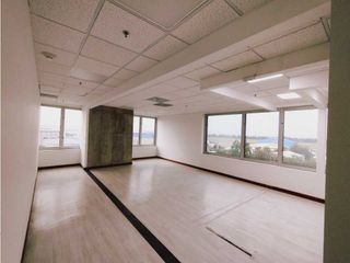 Foto 9 de OFICINA EN ARRIENDO 351 M2 A 5 MINUTOS DEL AEROPUERTO