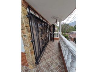 SOLO CONTADO! Casa Unifamiliar De 160 m² Tricentenario Medellin