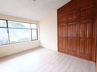 De oportunidad Casa en venta de 3 dormitorios, para vivienda o negocio, sector Pusuquí