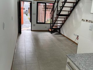 Duplex 2 Amb. Muy Buen Estado  en Lomas Del Mirador