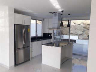 Foto 4 de CASA EN VENTA 4 DORMITORIOS EN URB. COSTA AL SUR DE MANTA