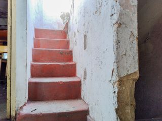 Casa/local y depto a refaccionar Lomas del Mirador