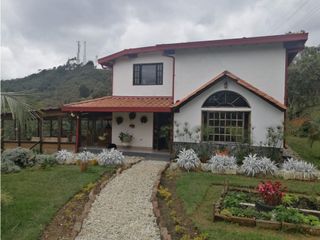 Arriendo casa campestre 2.000 m2 sector Santa Elena