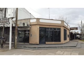Venta casa + locales en Virrey del Pino