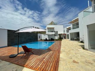 Casa 221m2 frente al mar en Zorritos con 4 dormitorios