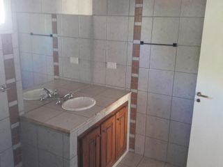 Casa en venta - 2 Dormitorios 1 Baño - Cochera - 400Mts2 - Chapadmalal
