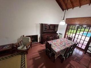 Casa en venta - 3 Dormitorios 4 Baños - Cochera - 1.500Mts2 - General Rodríguez