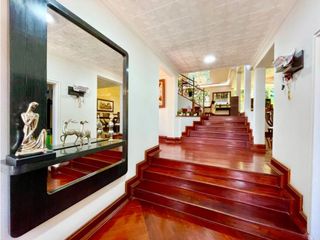 Warm and beautiful house- with great location in El Poblado!