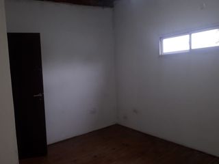 Alquiler dúplex 2 dormitorios y cochera en Moreno