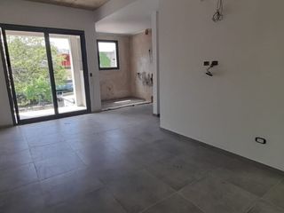 Foto 2 de Departamento en venta en Florencio Varela Oeste