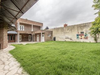 Edificio Comercial en Quilmes oeste a media cuadra de Andres Baranda