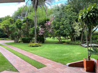Amplia Quinta en Venta de 2 hectáreas, con áreas comunales, canchas deportivas y helipuerto,  sector la Armenia 2, Quito
