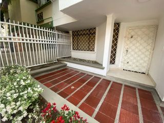 Foto 1 de SE VENDE CASA CON 3 HABITACIONES EN EL BARRIO JARDIN, SANTA MARTA