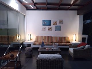 Moderna casa en  exclusivo condominio playa Las Totoritas