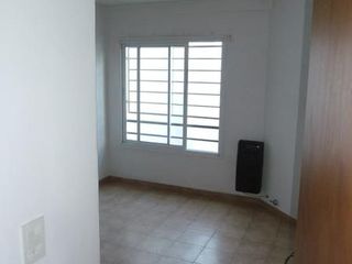 Departamento  2 ambientes con balcón y cochera - San Isidro