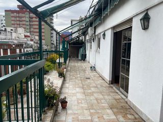 Guayaquil al 200 Departamento de 4 ambientes con balcon terraza y dependencia de servicio