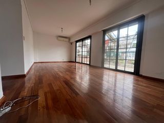 Guayaquil al 200 Departamento de 4 ambientes con balcon terraza y dependencia de servicio
