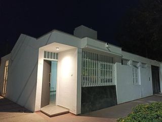Casa en venta - 3 Dormitorios 1 Baño - Cochera - 108Mts2 - Mendoza