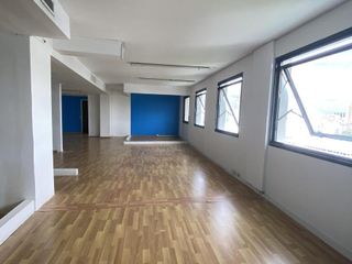 Semi piso de oficinas - Zona UADE - Excelentes vistas - 129 m2 - 1 cochera - Seg. 24hs