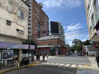 Local en V.Lopez-Vias/Rio