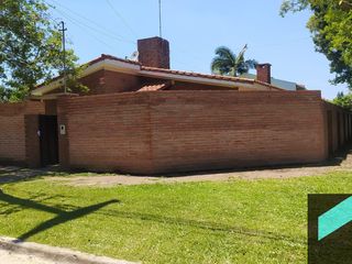 Hermosa casa a la venta en Calle Romano y La Paz, Yerba Buena, Tucuman