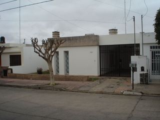 Casa en venta de 3 dormitorios c/ cochera en Alta Gracia