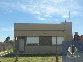 Foto 2 de Casa en venta de 2 dormitorios en Las Cañitas II con pileta