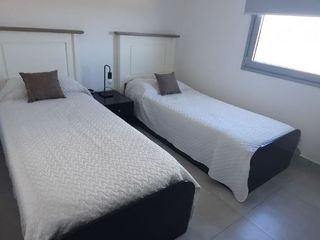 Departamento en alquiler temporario de 2 dormitorios c/ cochera en Monte Hermoso