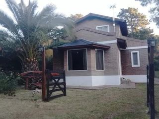 Casa en venta de 2 dormitorios c/ cochera en Villa Ventana