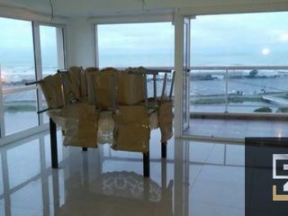 Departamento en venta frente al mar de 3 ambientes c/ cochera en Punta Mogotes