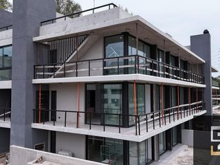 Dúplex con balcón y terraza en Complejo Cabral 3300 Canning