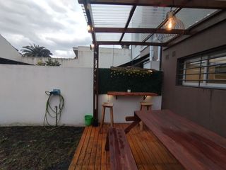 Venta Impecable Dúplex 3 ambientes con patio y cochera. Punta Mogotes