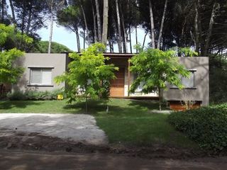 Foto 1 de Codigo 639 - Carilo - Casa En Alquiler - Zona Ii