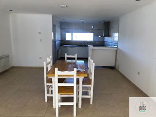 Casa en venta de 3 dormitorios c/ cochera en Villa El Chocón