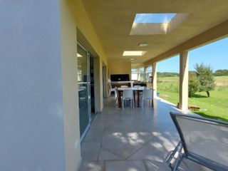 Casa en venta de 4 dormitorios  en Costa Esmeralda Golf 2