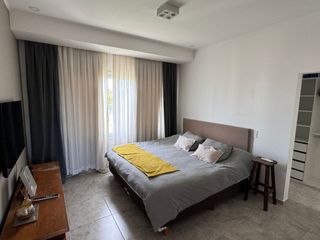 Casa en alquiler de 3 dormitorios c/ cochera en San Miguel