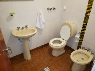 MONOAMBIENTE CON COCINA Y BAÑO