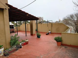 PH de 2 dormitorios en Olivos - Al frente en 2 plantas.
