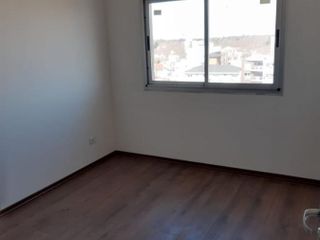 Departamento en venta de 1 dormitorio c/ cochera en Florencio Varela