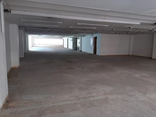 Foto 7 de Alquiler Oficina, planta libre De 412 m2, con 2 cocheras