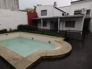 Casa en Alquiler en Barrio Norte de La plata con piscina