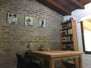 Casa en venta - 3 Dormitorios 1 Baño - Cochera - 550Mts2 - City Bell, La Plata